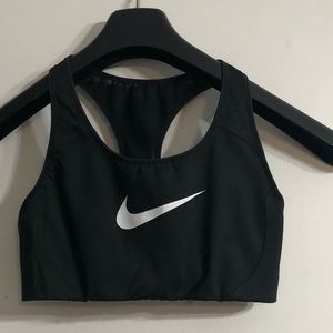 Nike Sports Bra for women pull over black . M